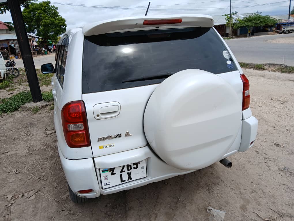TOYOTA RAV4 (FOR RENTING)